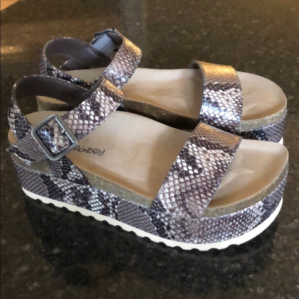 NEW Dirty Laundry Textured Snake 2.5in. Platforms